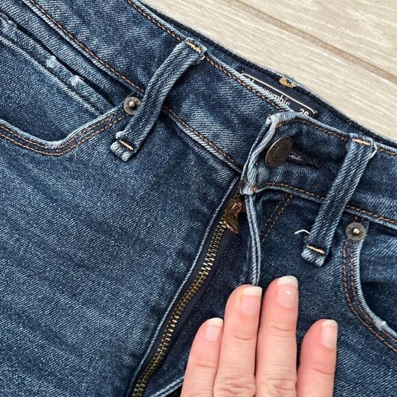 Abercrombie and Fitch Simone High Rise Short size 2 / 26 - Picture 2 of 4